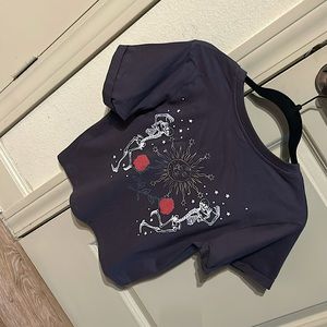 Roses and skeletons tee